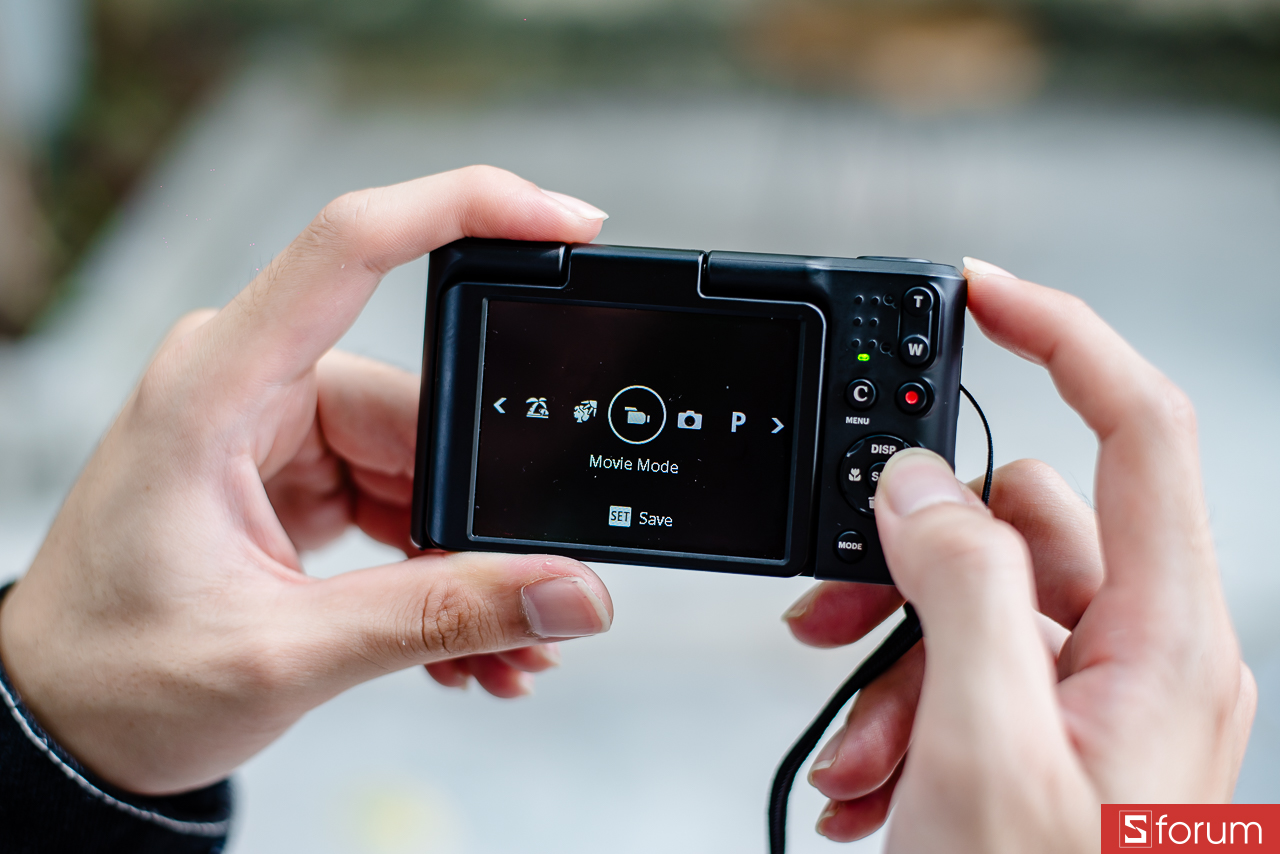 Khi trên tay Kodak Pixpro C1, mình thấy sản phẩm có giao diện điều khiển khá thân thiện.