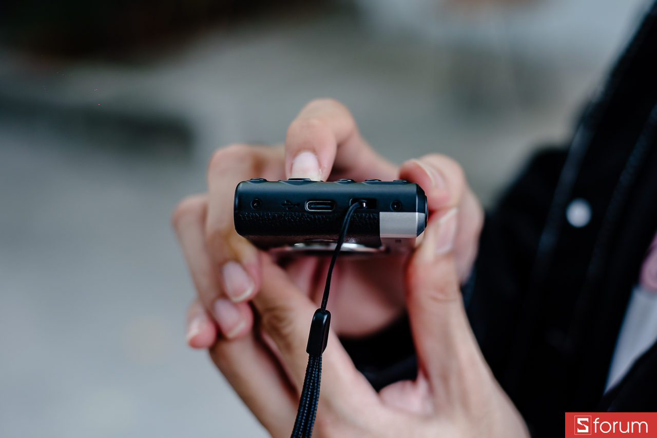 Kodak Pixpro C1 được trang bị cổng USB-C ở cạnh bên