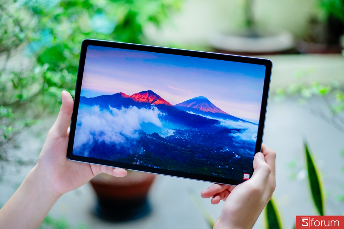 Một điểm mình khá ưng ý khi trên tay Lenovo Idea Tab Plus Matte Edition chính là màn hình
