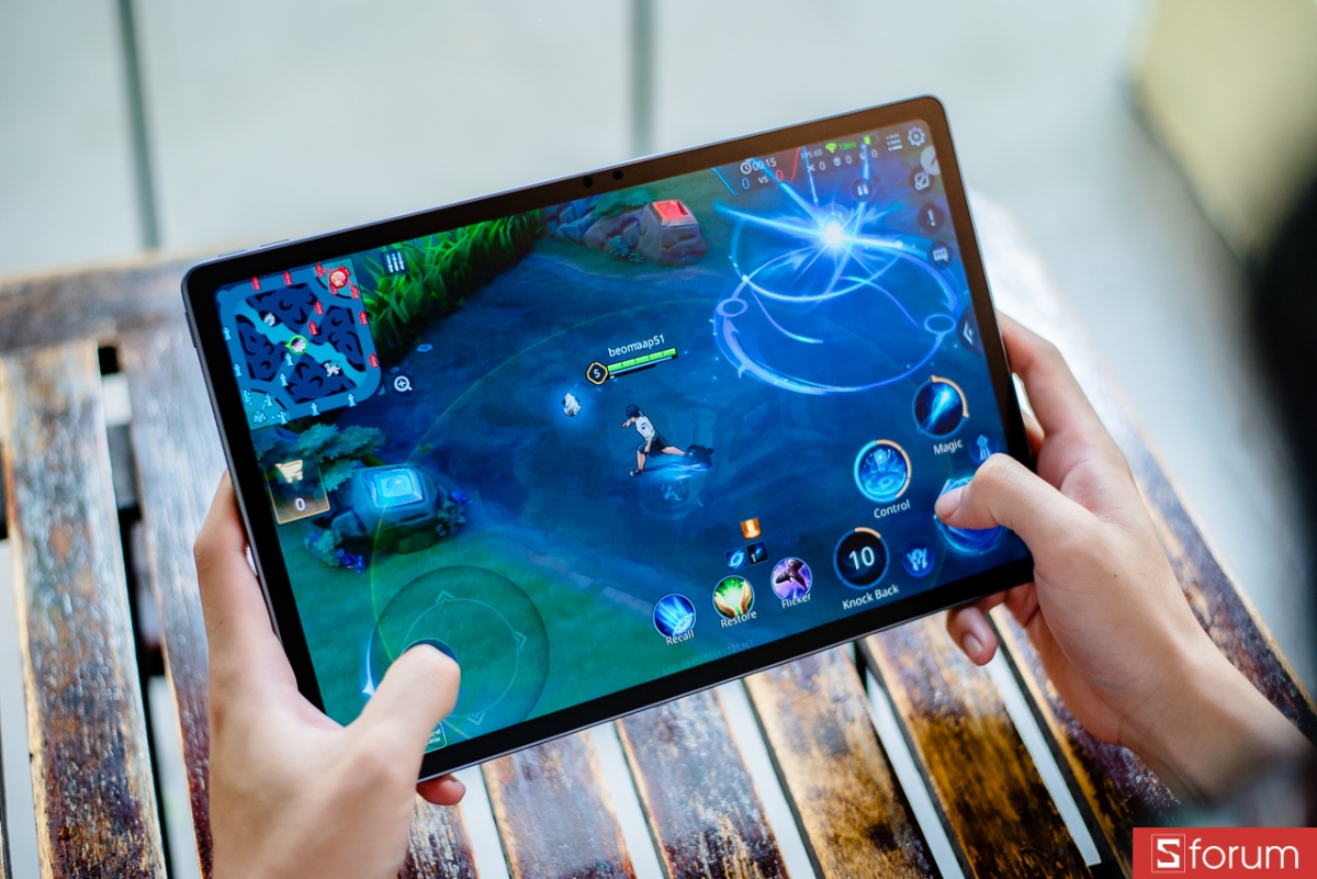 Trên tay Lenovo Idea Tab Plus Matte Edition: Chơi Liên Quân Mobile ở mức thiết lập HD
