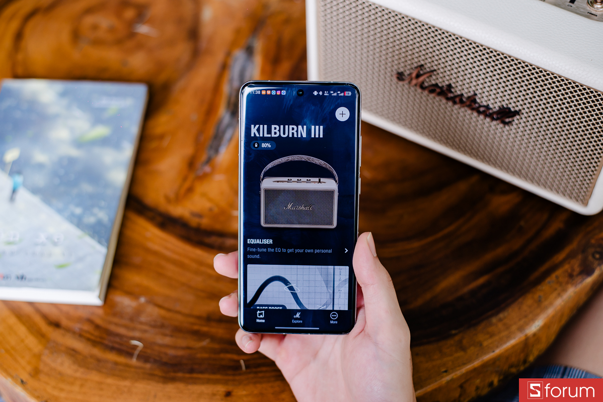 Trên tay Marshall Kilburn III: Điều khiển tính năng qua app Marshall Bluetooth