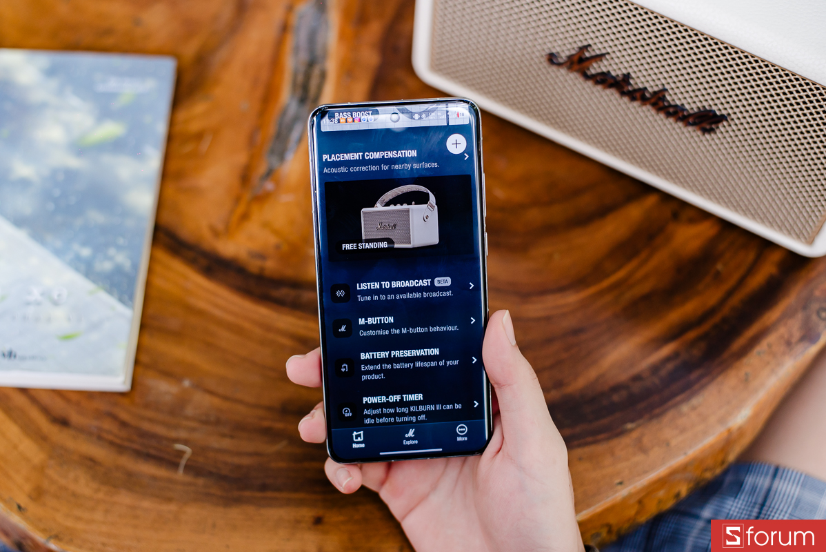 Về kết nối, Kilburn III hỗ trợ Bluetooth và có thể kết nối cùng lúc 2 thiết bị