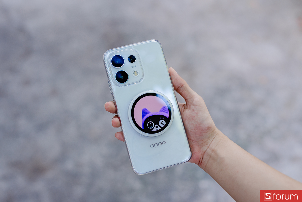 Khi gắn lên mặt lưng điện thoại, OPPO Bubble trở thành điểm nhấn khá nổi bật