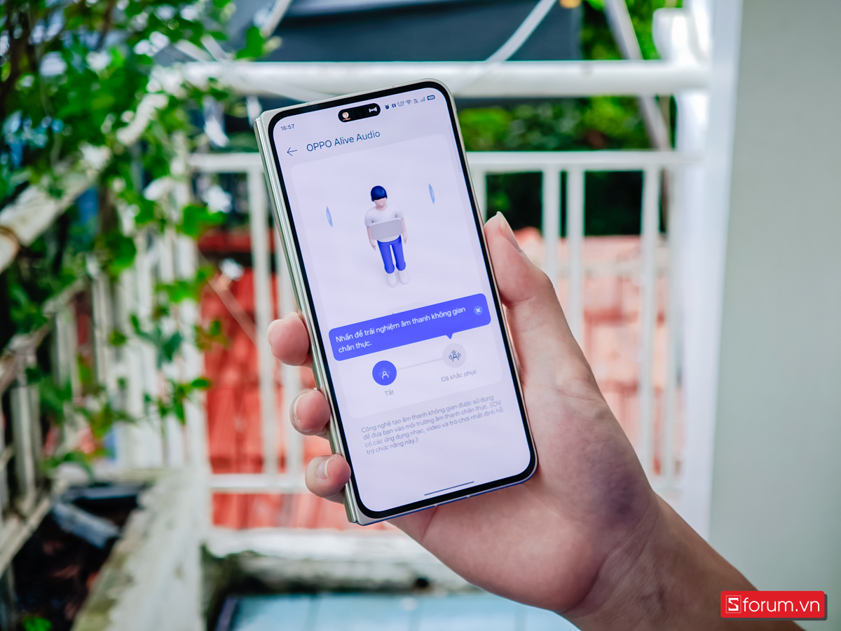 Tai nghe hỗ trợ kết nối đa điểm, cho phép chuyển đổi liền mạch giữa các thiết bị