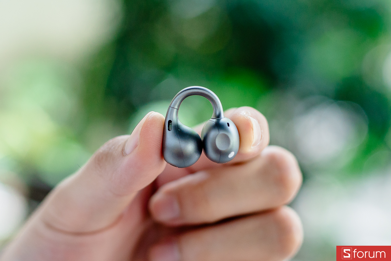 Điểm đáng chú ý nhất của OPPO Enco Clip2 chắc chắn là thiết kế kẹp tai dạng open-ear