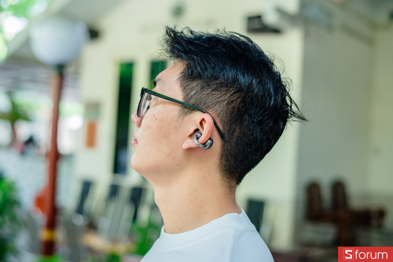 Tai nghe còn hỗ trợ thao tác chạm để gọi nhanh Gemini, Spotify, Dịch Thuật AI