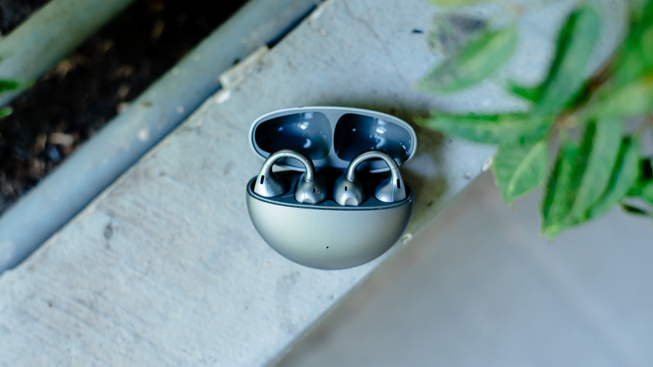 Trên tay OPPO Enco Clip2: Thiết kế kẹp tai cao cấp, âm thanh Dynaudio ấn tượng, giá 4.99 triệu