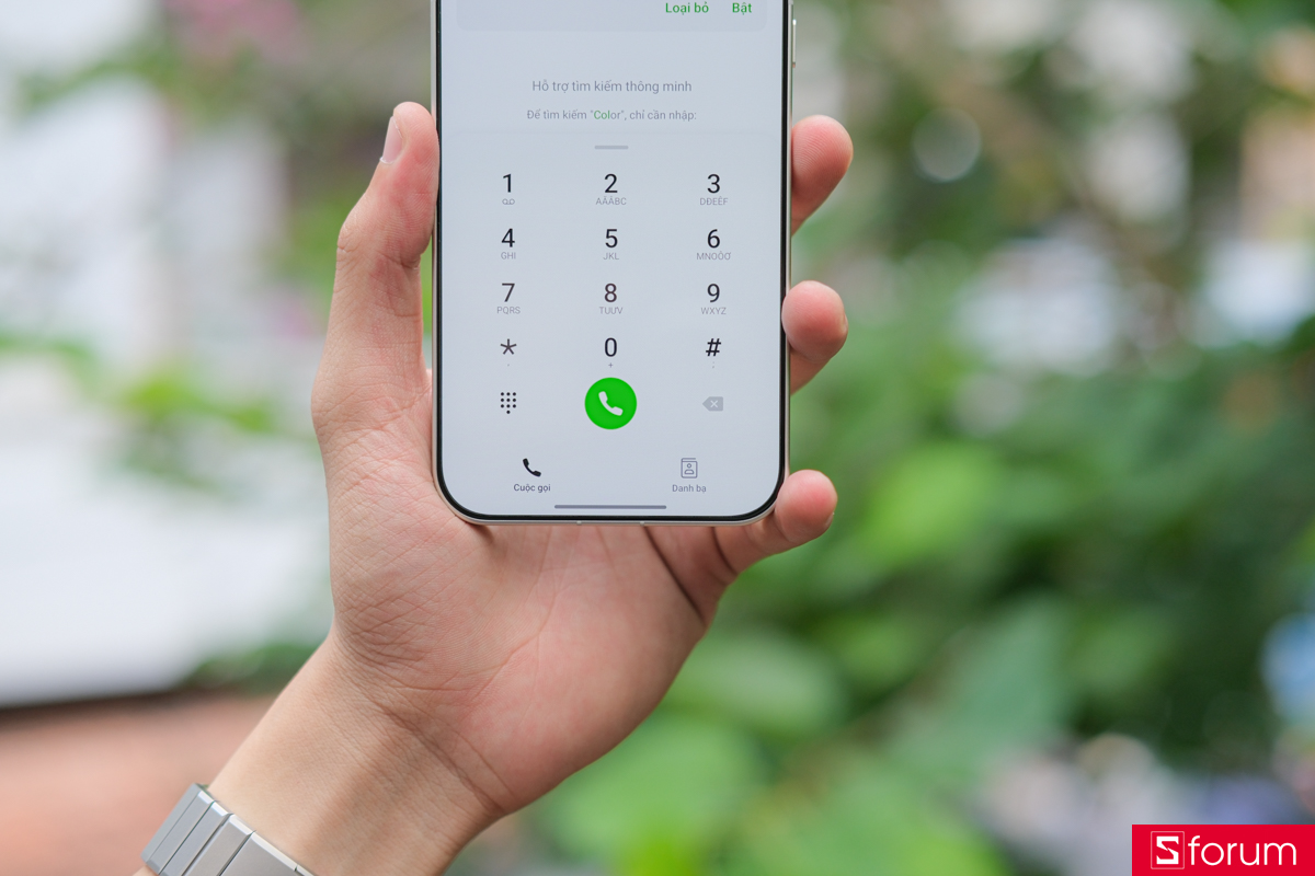 Viền màn hình được làm mỏng đều cả 4 cạnh chỉ 1.15mm