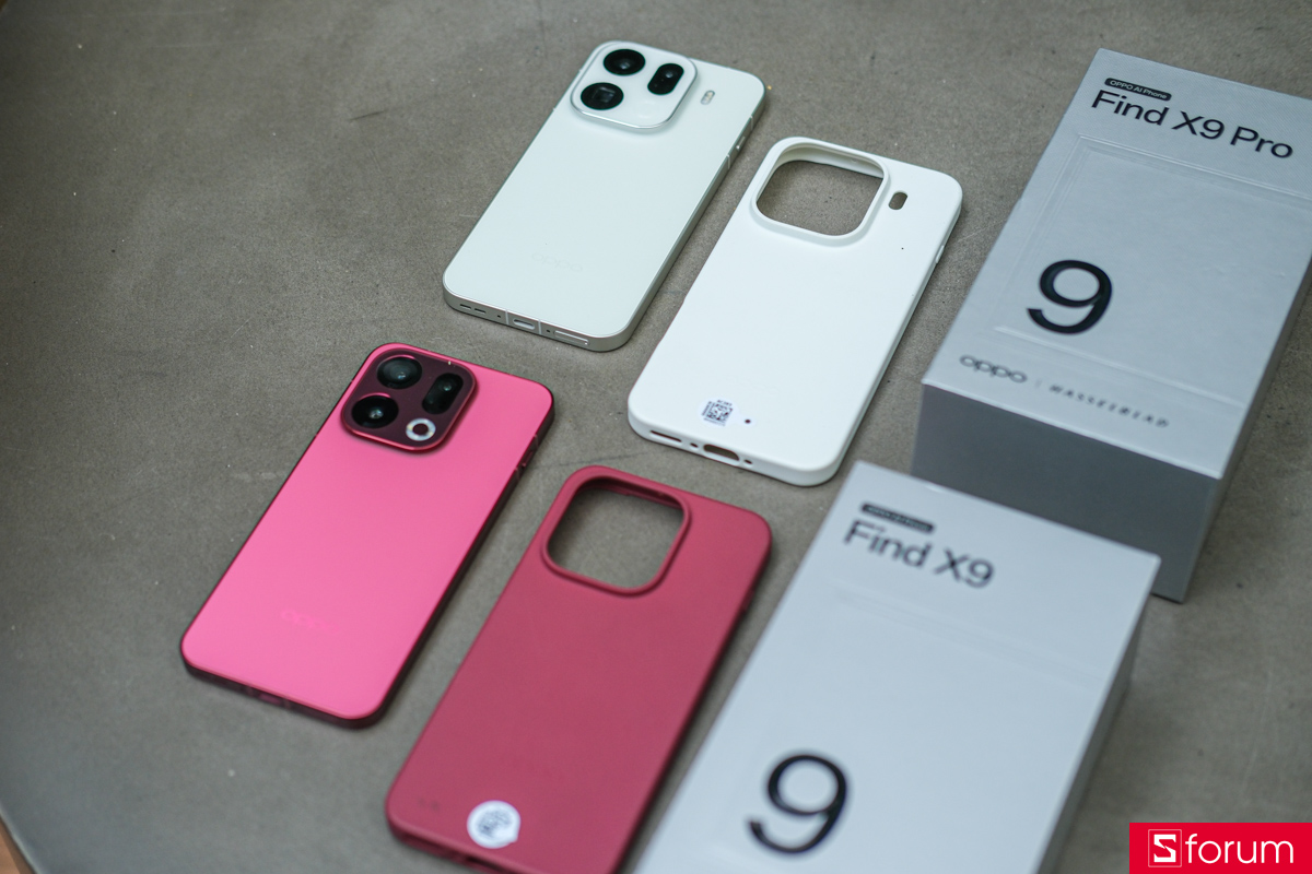 Ngoài ra, máy còn đi kèm một chiếc ốp lưng silicon cao cấp cùng màu với máy