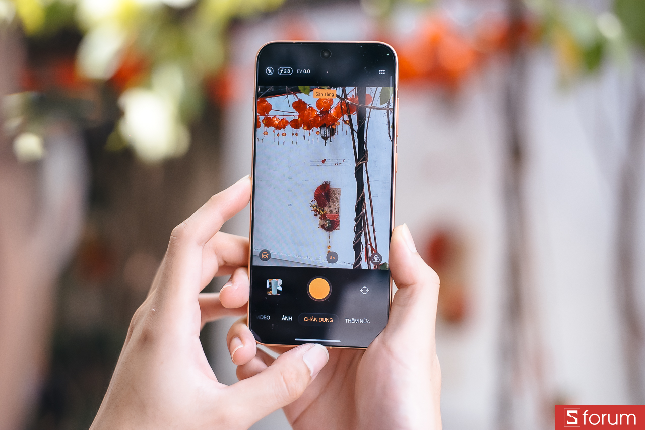 Camera trước của máy có độ phân giải 32MP