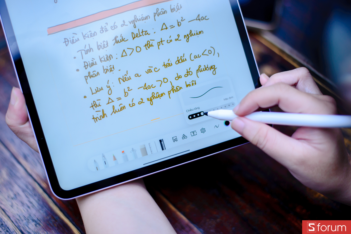 OPPO Pad 5 hỗ trợ bút cảm ứng OPPO Pencil (bán riêng) với độ trễ cực thấp