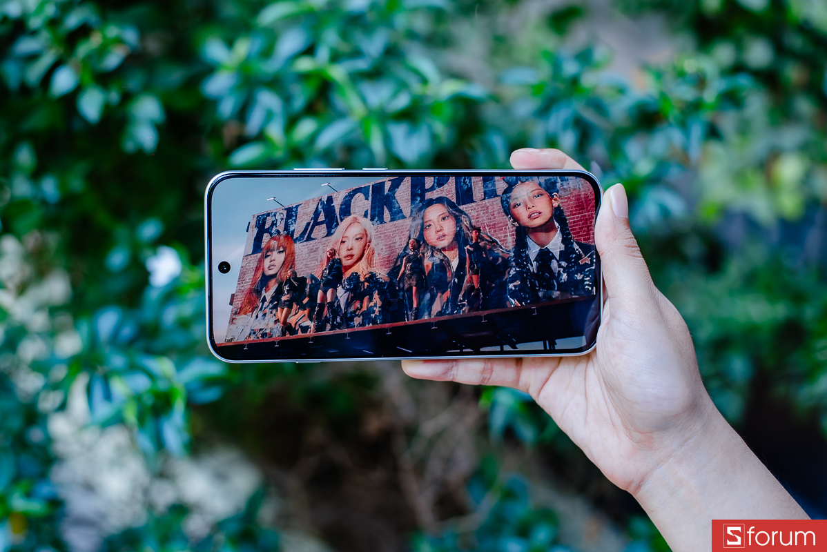Trên tay OPPO Reno16 F 5G: màn hình sắc nét, độ nổi khối cao