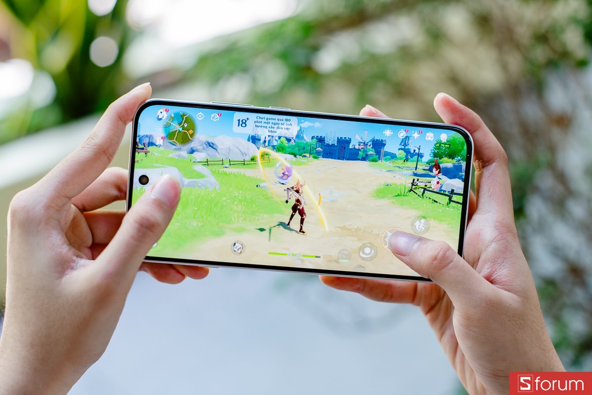 Khi trên tay OPPO Reno16 F 5G và trải nghiệm nhanh một số tựa game, mình thấy trải nghiệm khá ổn