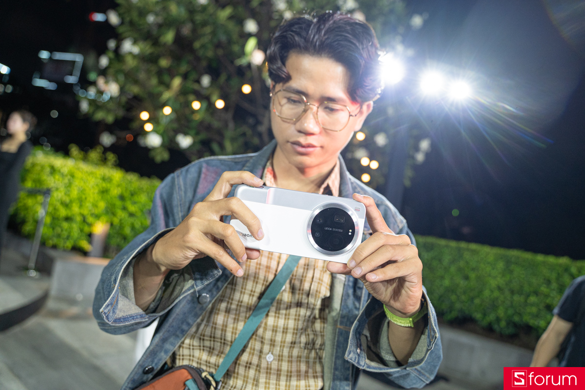 Trên tay Photography Kit Xiaomi 17 Ultra bản thường: Cầm nắm thân thiện và đơn giản