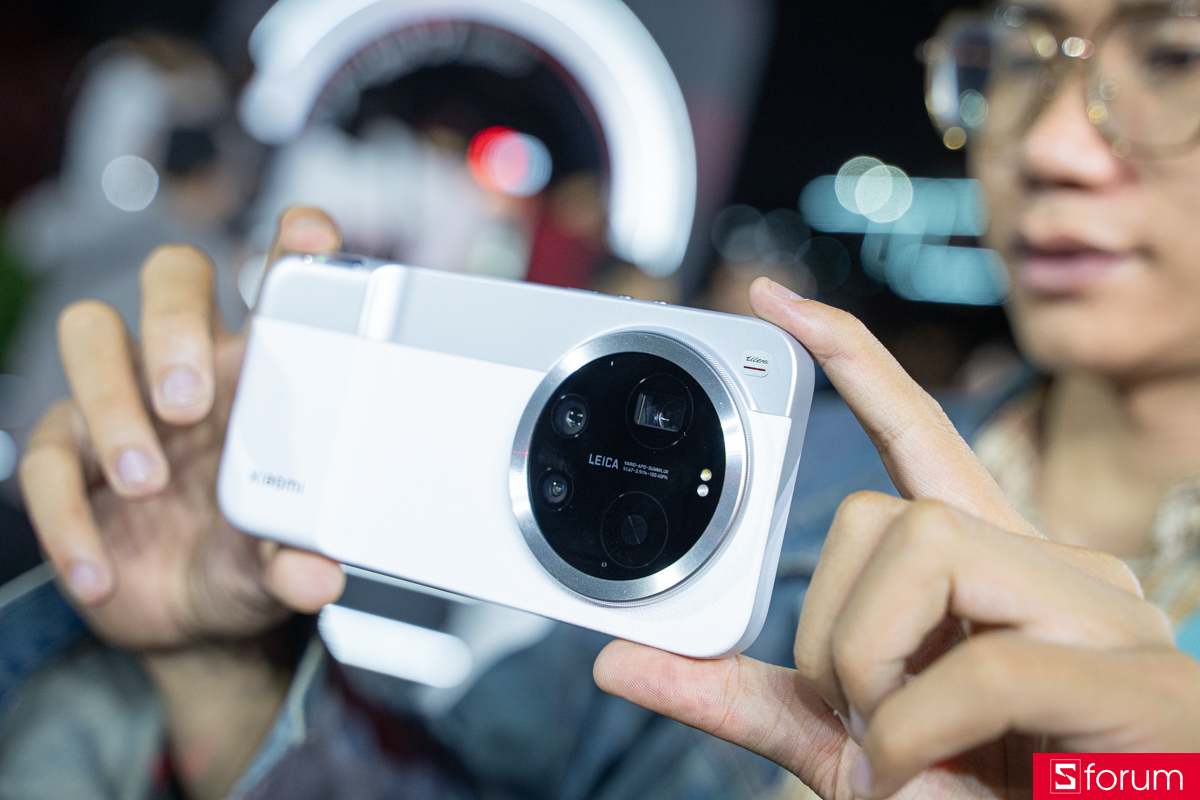 Trên tay Photography Kit Xiaomi 17 Ultra bản thường: Cầm nắm thân thiện và đơn giản