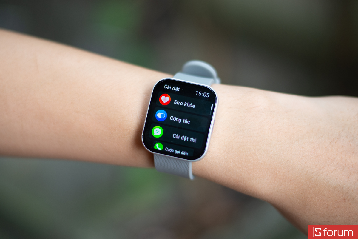 Sạc đầy pin cho REPI Band mất khoảng 2 giờ thông qua đế sạc từ tính