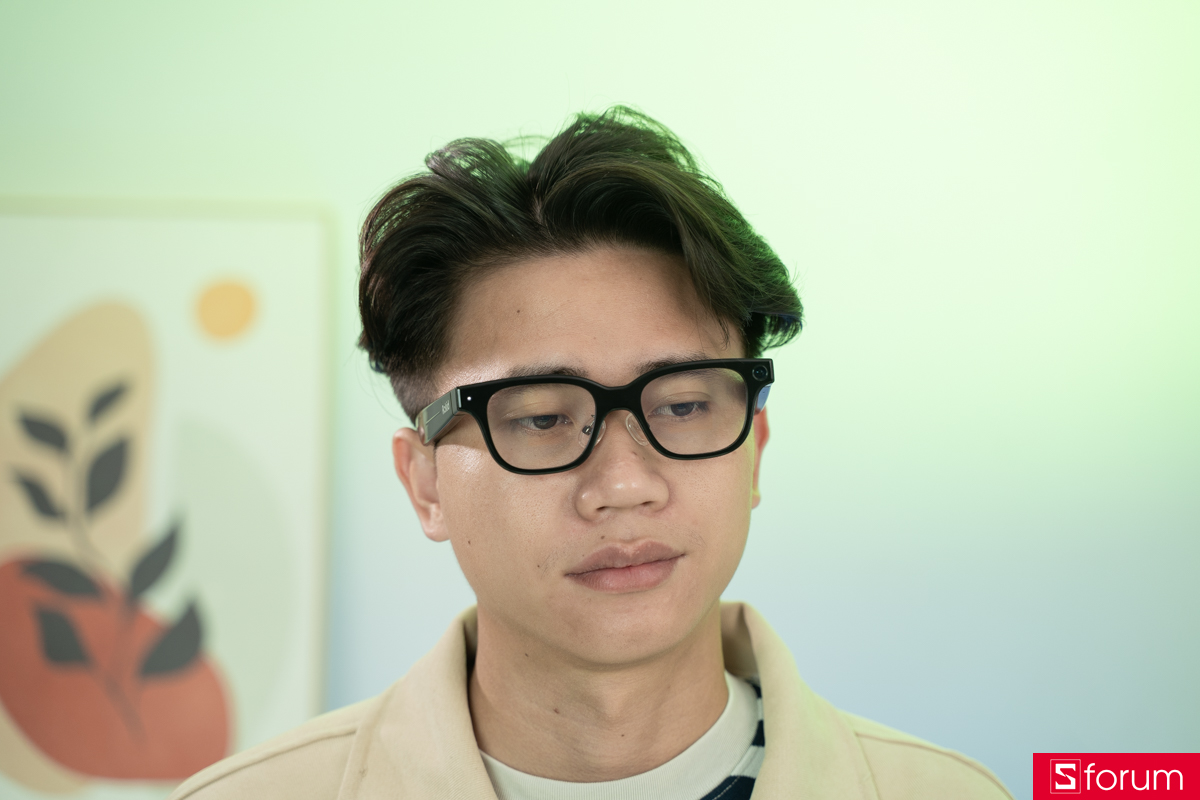 Khi trên tay Rokid Glasses, anh em sẽ được trải nghiệm một chiếc kính được trang bị cấu hình khá mạnh mẽ