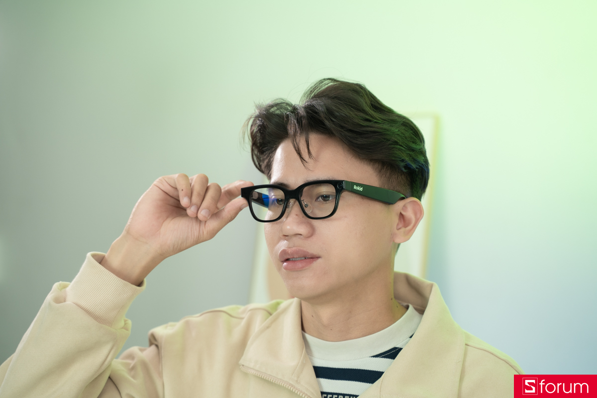 Trên tay Rokid Glasses, sản phẩm tích hợp 2 loa AAC định hướng gần tai