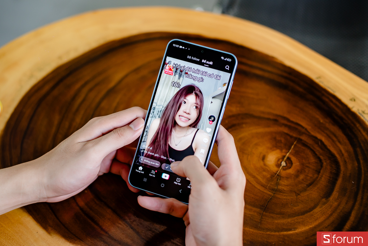 Trên tay Samsung Galaxy A18: Thời lượng pin đủ dùng hằng ngày