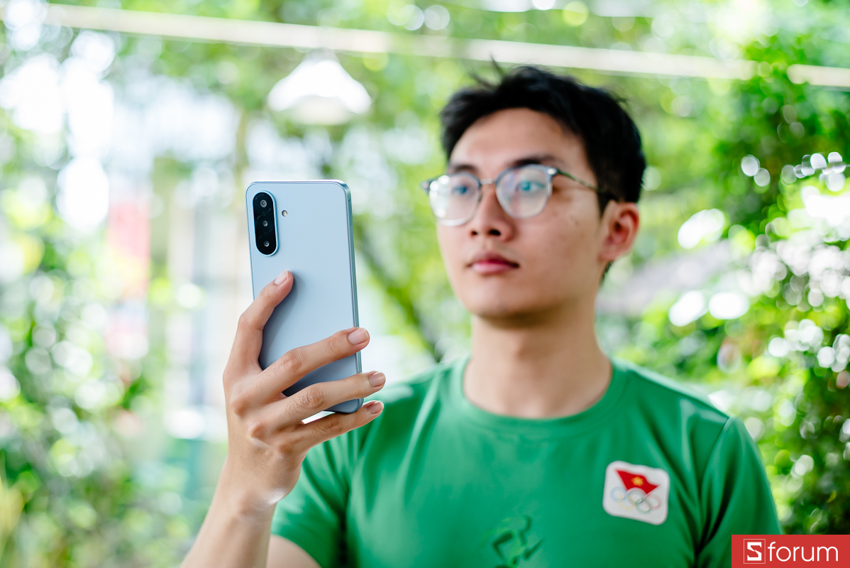 Trên tay Samsung Galaxy A18: Thiết kế quen thuộc