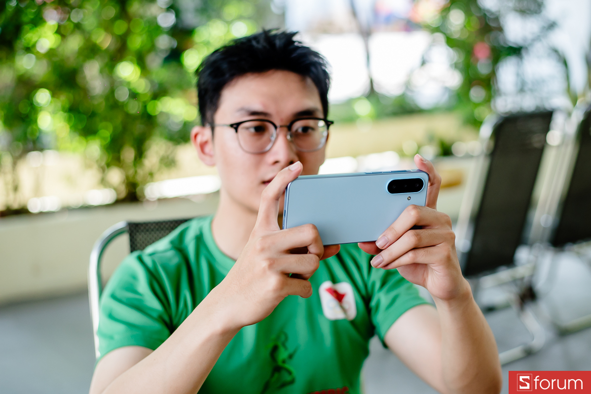 Trên tay Samsung Galaxy A18: Thời lượng pin đủ dùng hằng ngày