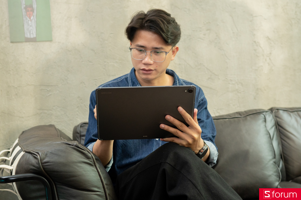 Trên tay Galaxy Tab S12 Plus: Máy có thiết kế siêu mỏng nhẹ