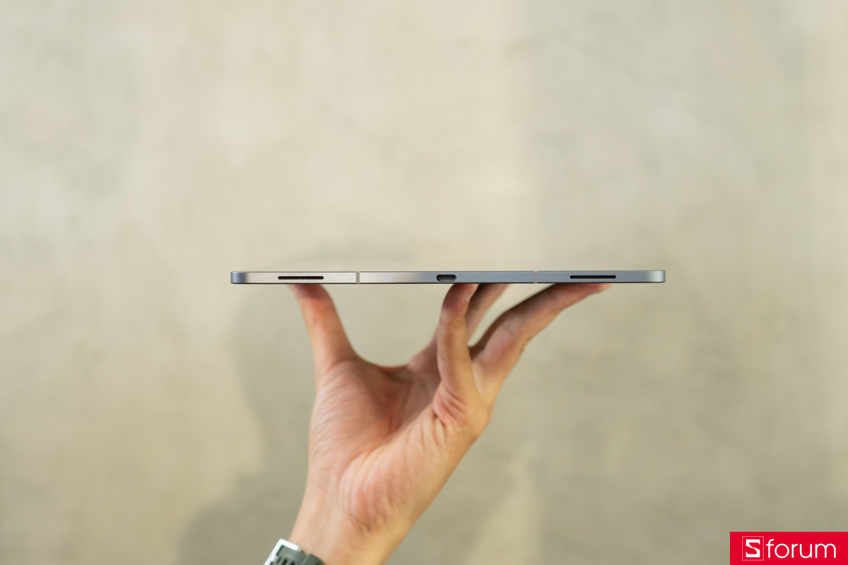 Trên tay Galaxy Tab S12 Plus: Cạnh máy siêu mỏng, hoàn thiện vuông vức