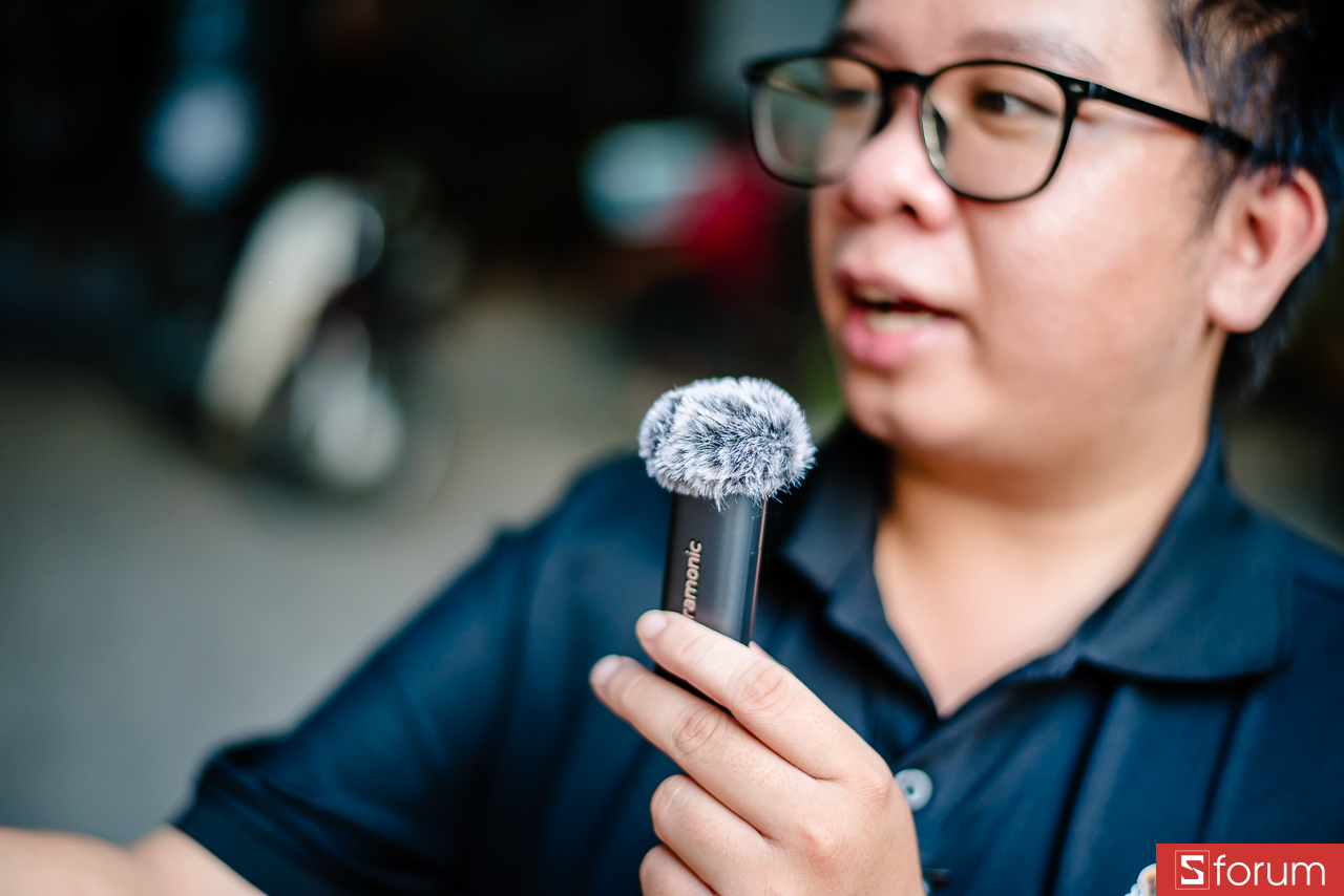 Saramonic Air SE có thể chuyển thành mic cầm tay tiện lợi