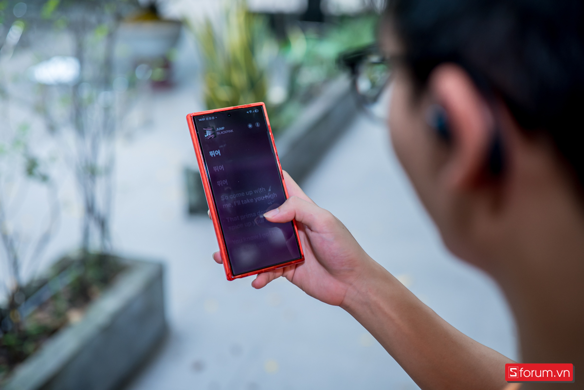 Âm bass có độ sâu khá tốt nhờ công nghệ OpenBass 2.0