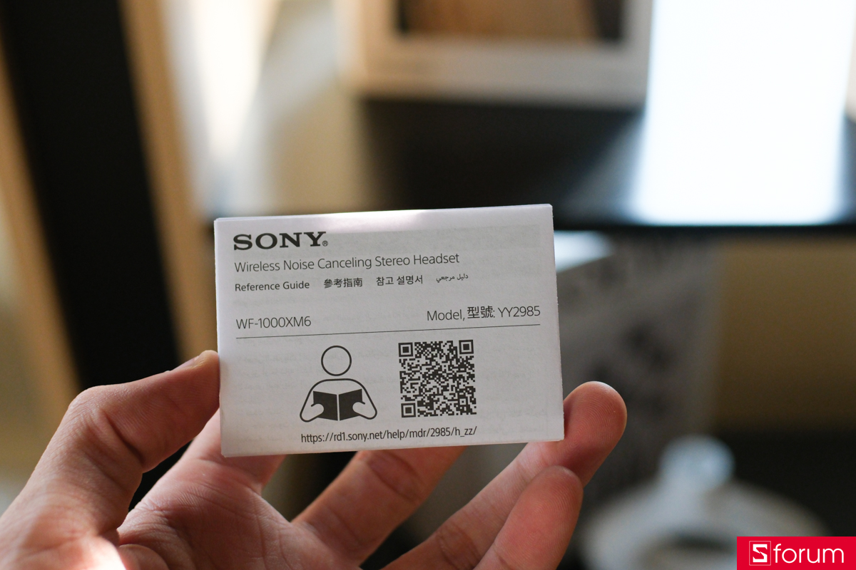 Trên tay Sony WF-1000XM6: phụ kiện gồm nút tai và dây sạc