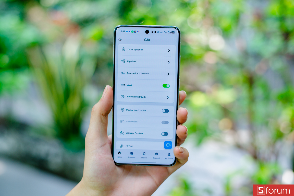 Tai nghe cũng được hỗ trợ bởi ứng dụng PeatsAudio trên cả iOS và Android