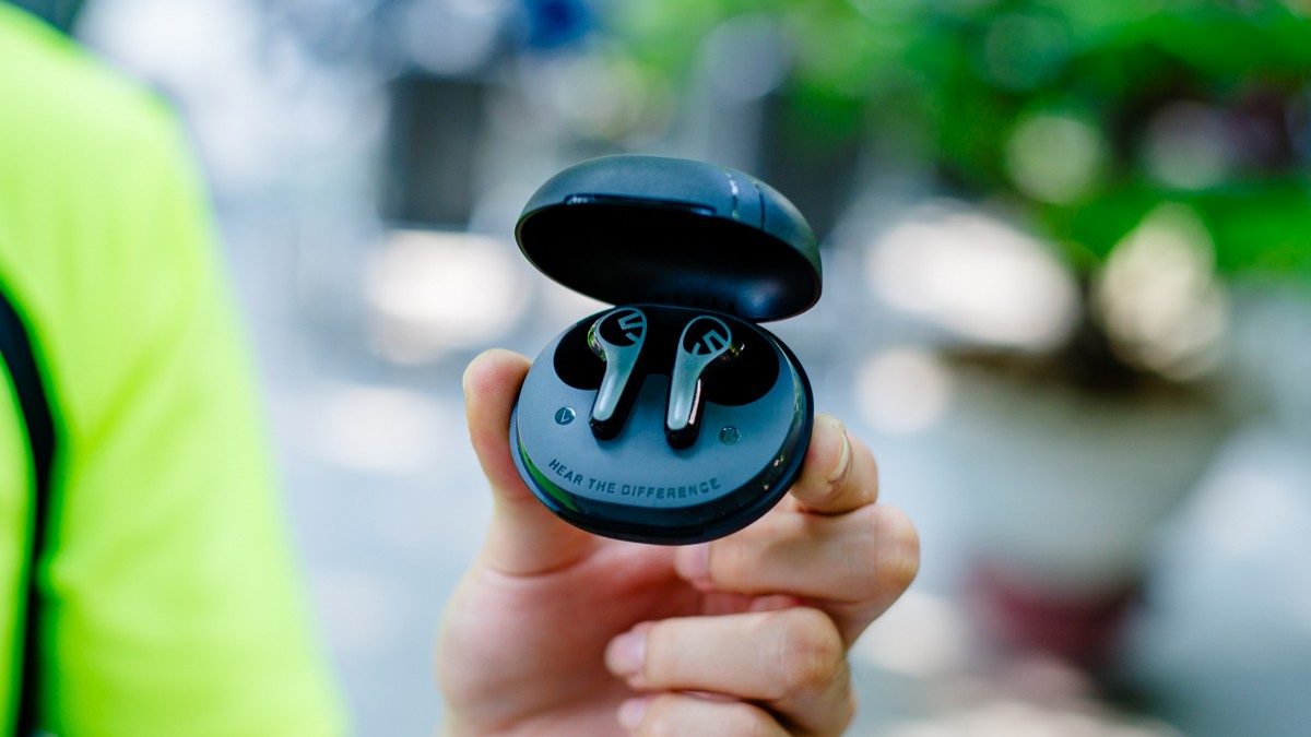 Chiếc tai nghe này giá chỉ 690K nhưng chống ồn ngon, driver phủ Titan, hỗ trợ điều chỉnh EQ để nghe hay hơn!