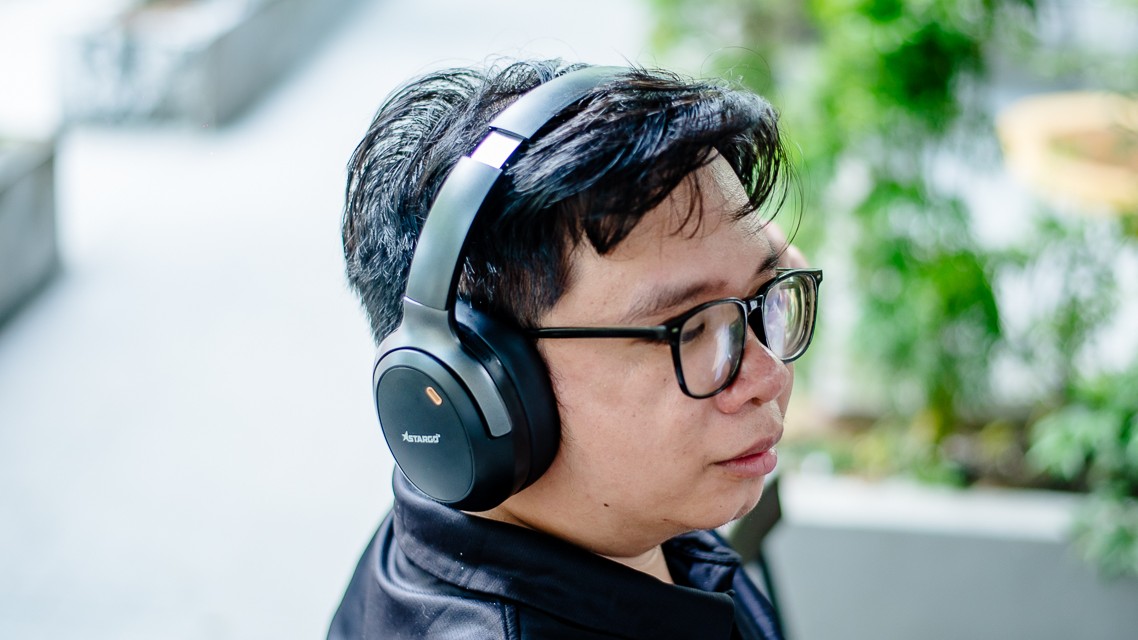 Trên tay chiếc tai nghe giá rẻ đúng chuẩn cho sinh viên: Thiết kế chụp tai, có ANC, pin 15 giờ, giá chỉ 329K