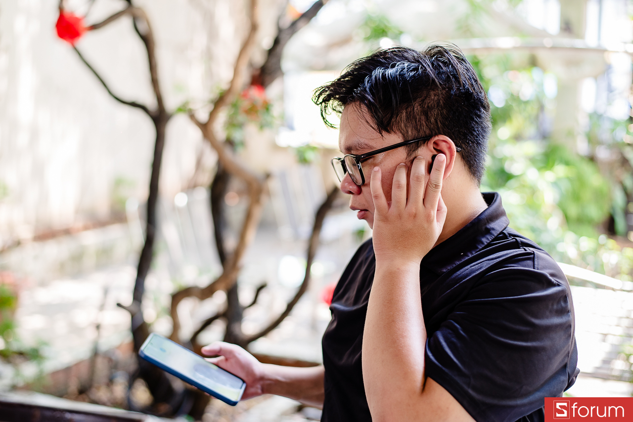 Trên tay StarGO S10 Pro: thao tác cảm ứng thuận tiện ở thân tai nghe