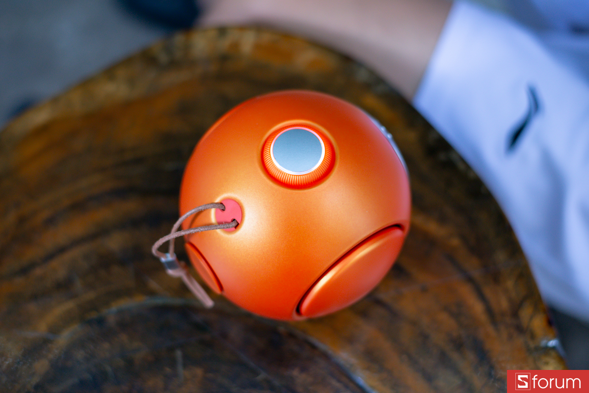 Hệ thống âm thanh 4-driver bao gồm 1 woofer 3 inch và 1 tweeter 1.5 inch