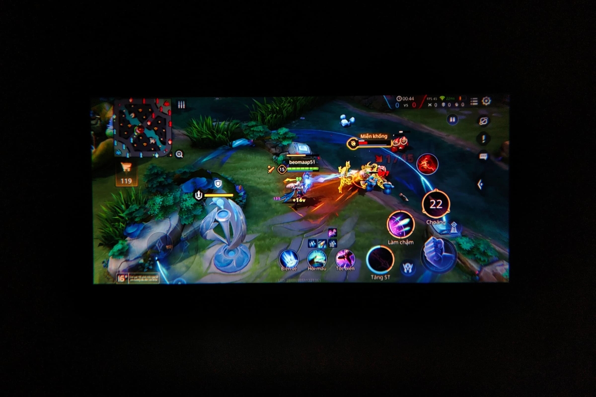 Trên tay XReal One Pro: Với game, XReal One Pro mang lại cảm giác khá đã mắt