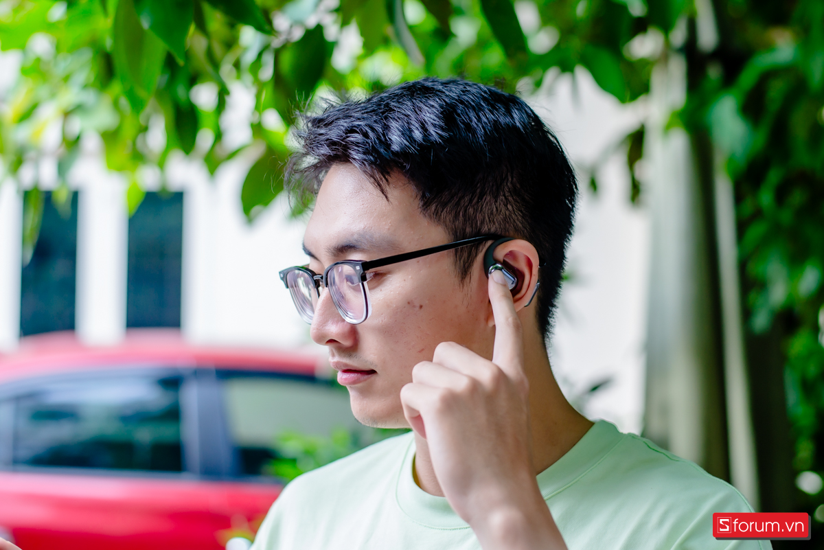 Điểm đáng chú ý khi trên tay Xiaomi OpenWear Stereo Pro chính là việc tích hợp các tính năng AI thông minh tiên tiến
