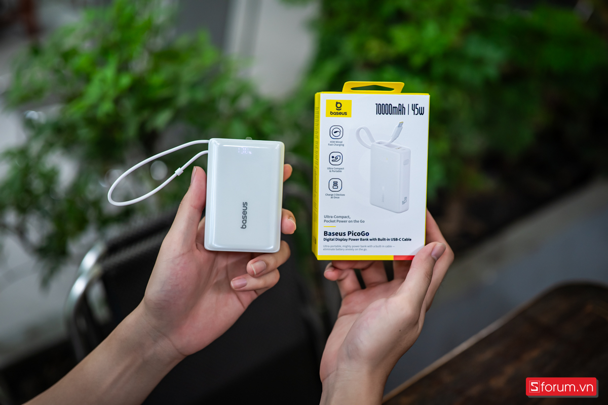 Hộp sản phẩm Baseus PicoGo 45W sử dụng tông vàng trắng đặc trưng