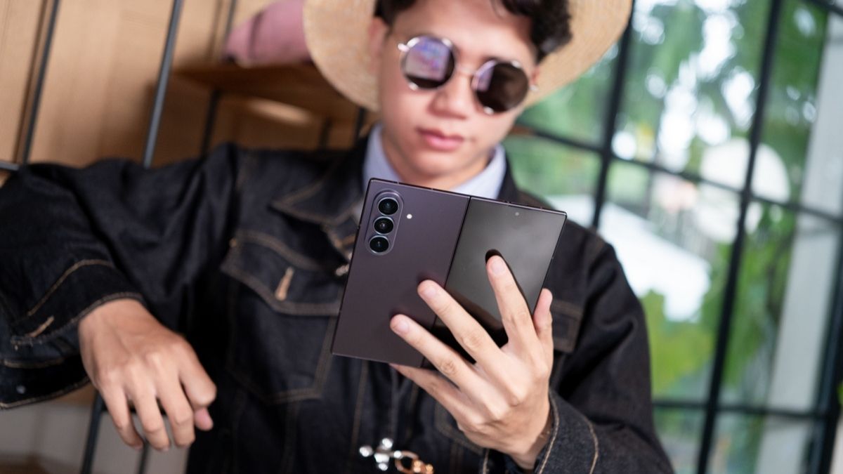 Cách chia sẻ màn hình Galaxy Z Fold 8 Ultra nhanh chóng và đơn giản bg