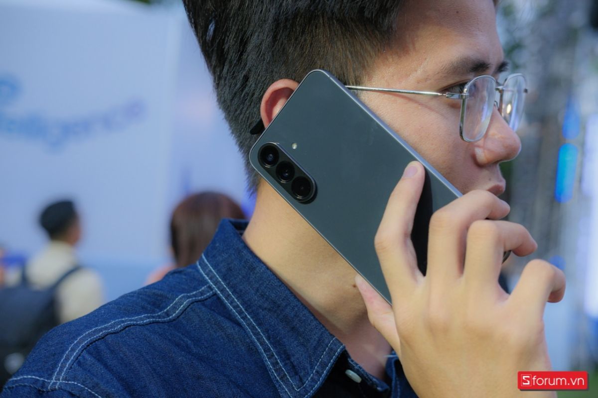 Điện thoại chip 8 nhân Samsung Galaxy A56 5G