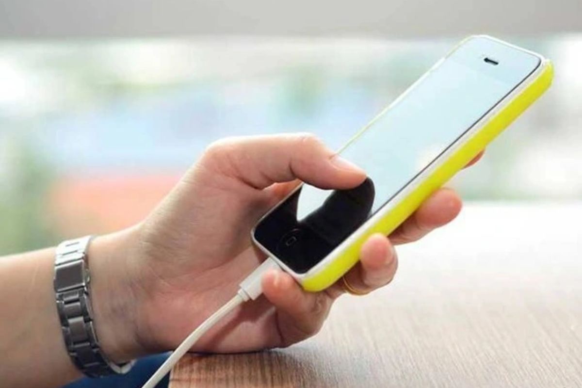 cách sạc điện thoại qua đêm an toàn 14