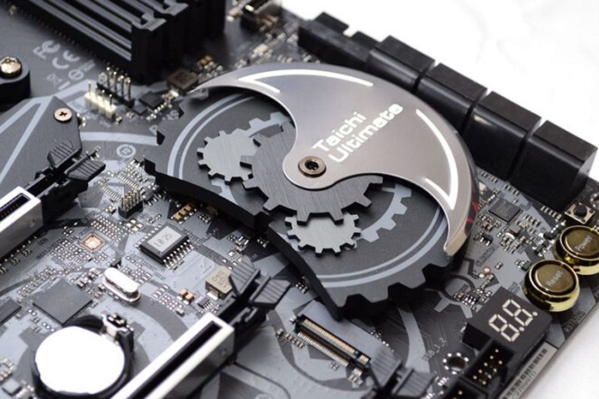 Mainboard gặp sự cố có thể là một trong những lý do khiến laptop Dell kêu 7 tiếng