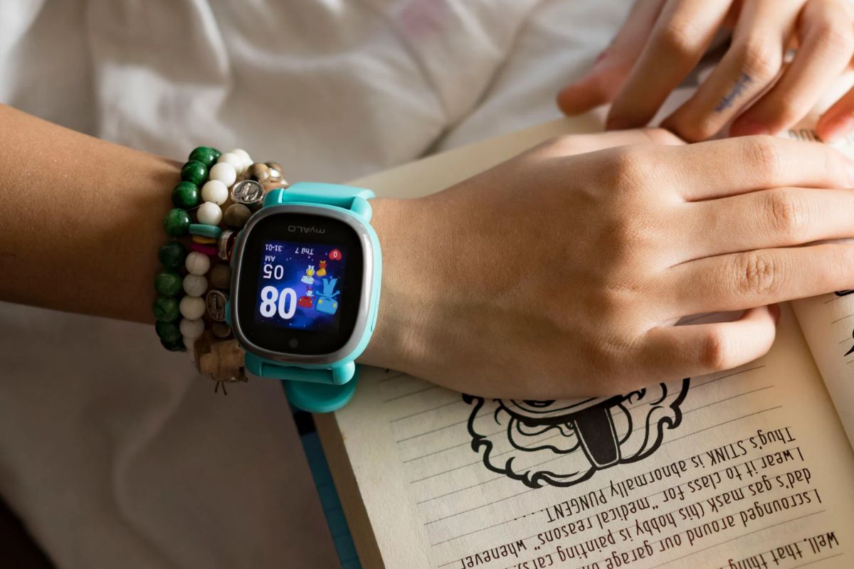 Đồng hồ thông minh trẻ em nữ chống nước: Quà 8/3 vừa dễ thương vừa bảo vệ bé mỗi ngày 1