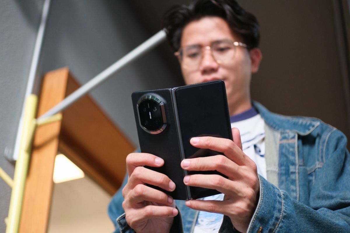 Đổi mới diện mạo dế yêu ngay với hướng dẫn cài Emoji Crush trên Huawei Mate X7 13