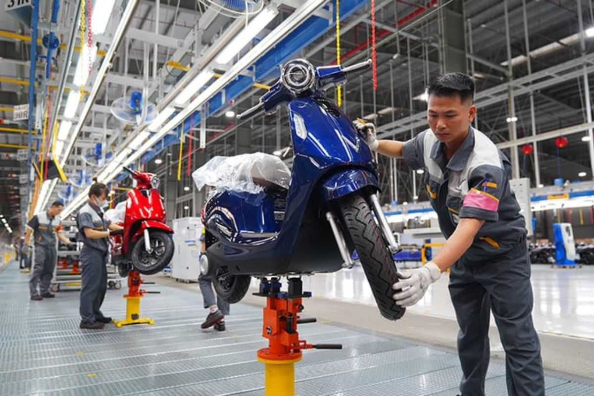 Hướng dẫn sạc xe máy điện vinfast 9