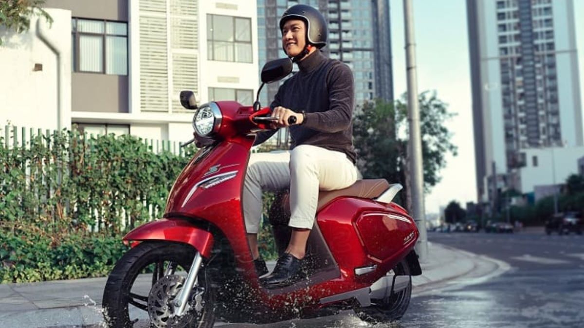 Hướng dẫn sạc xe máy điện VinFast tại nhà an toàn và hiệu quả
