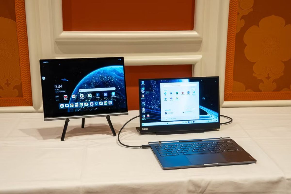 Laptop 2 in 1 vừa có đặc điểm của chiếc laptop thông thường và chiếc máy tính bảng