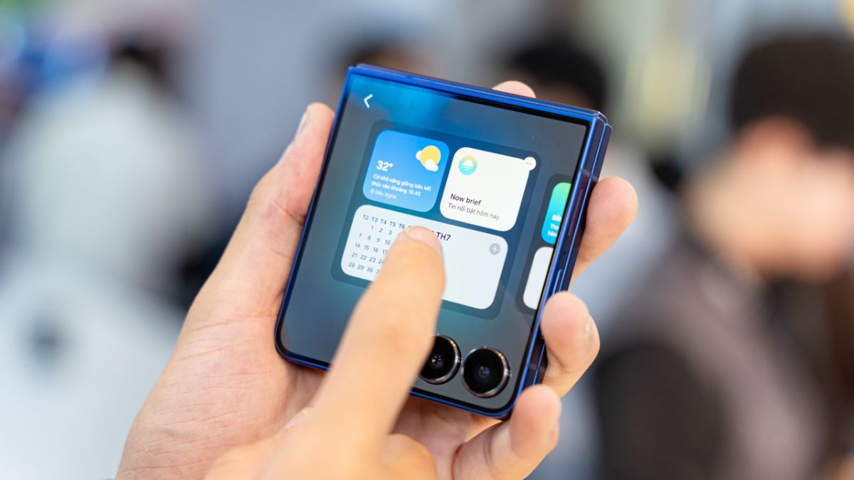 Hướng dẫn sử dụng Now Bar, Now Brief trên màn hình ngoài Galaxy Z Flip 7