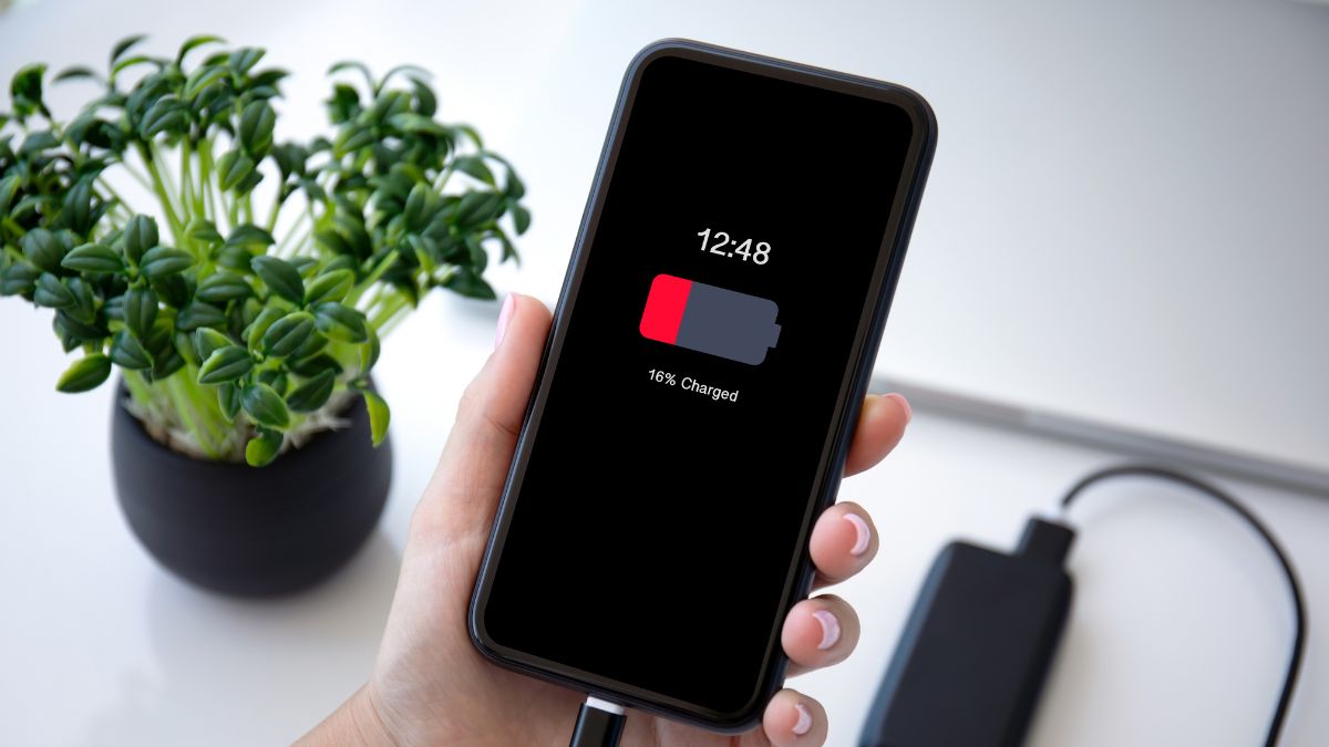 Tại sao điện thoại bị nóng và nhanh hết pin? Cách khắc phục