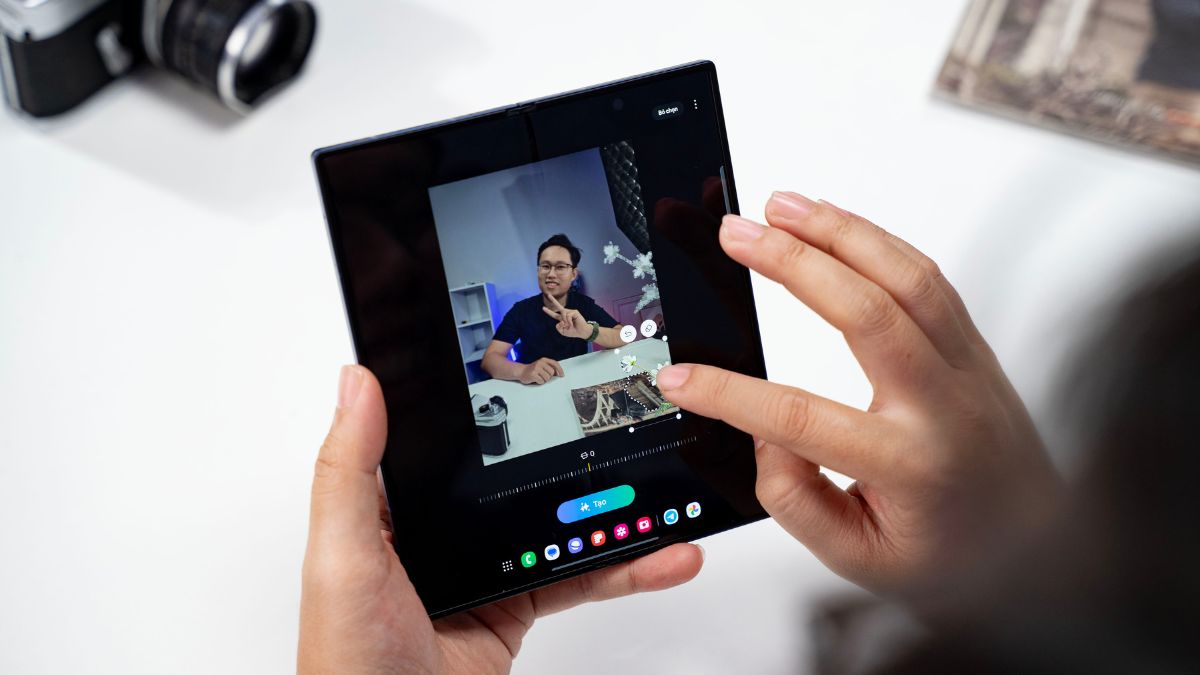 Làm cho những bức ảnh có sẵn trở nên lung linh hơn với Galaxy AI của Z Fold6 và Z Flip6 Làm cho những bức ảnh có sẵn trở nên lung linh hơn với Galaxy AI của Z Fold6 và Z Flip6